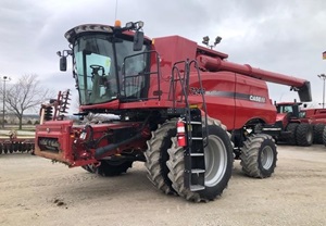 2016 Case IH 7240 Combine 2719360-7 2016 Case IH 7240 Combine 2719360-7