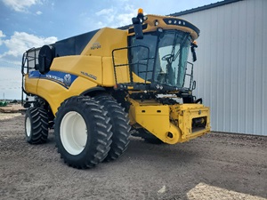 2018 New Holland CR890 Combine 2888565 2018 New Holland CR890 Combine 2888565