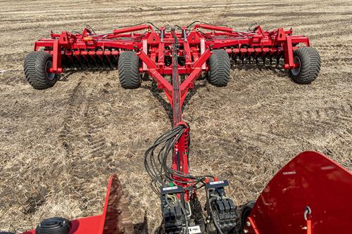 Tatu Speed Disk view from cab in field