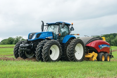 New Holland T7315 Tractor with Baler New Holland T7315 Tractor with Baler